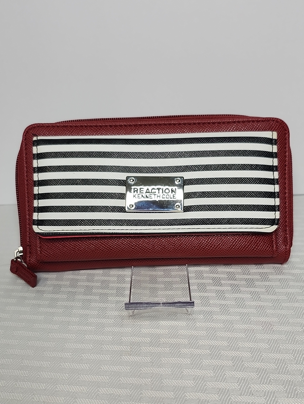 Kenneth Cole Reaction Burgundy Stripe Wallet NEW